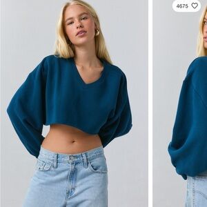 Urban Outfitters V-Neck Long Sleeve sweatshirt navy cropped crop teal green blue